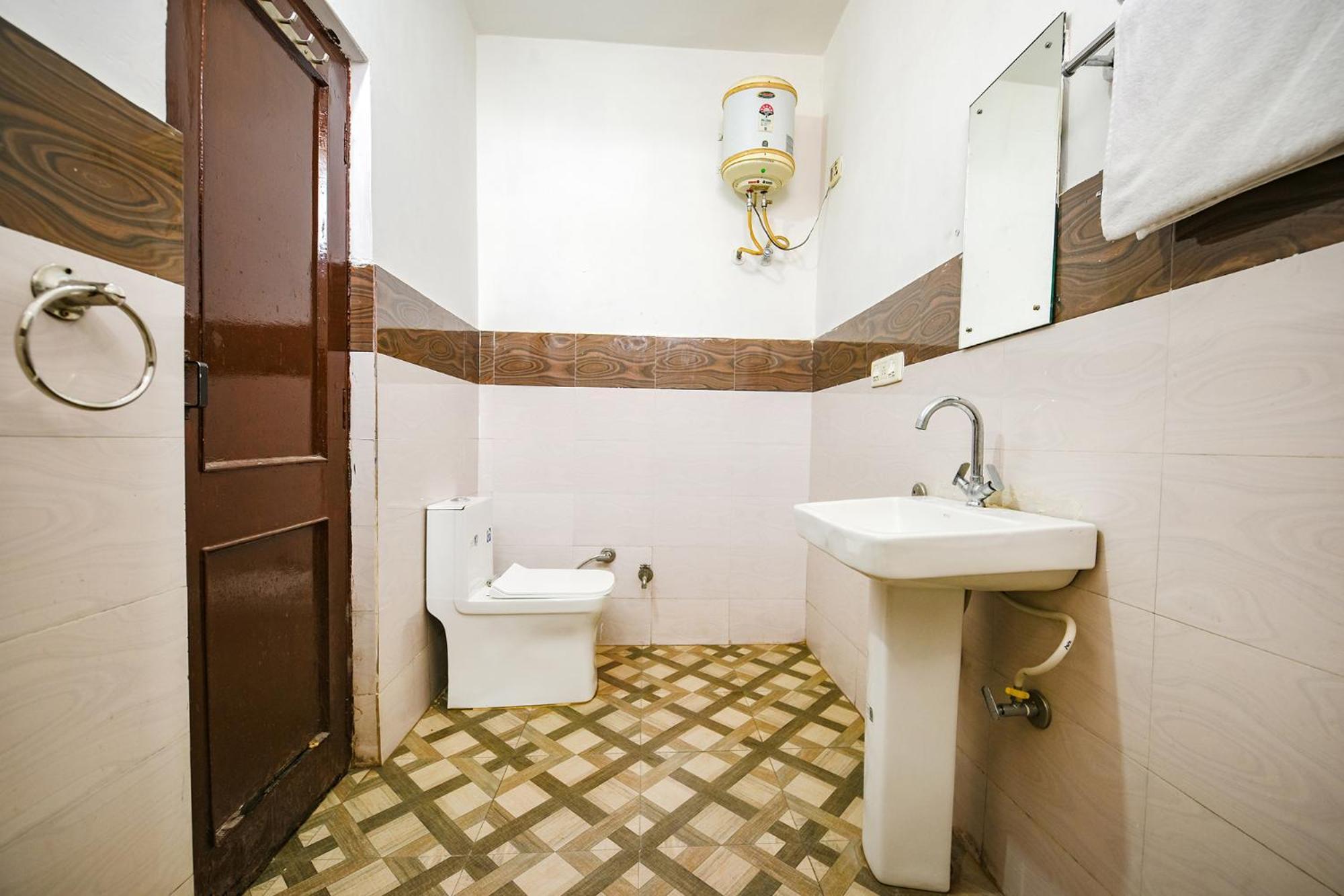Готель Fabexpress Diamond Sec 45 Чандігарх Екстер'єр фото
